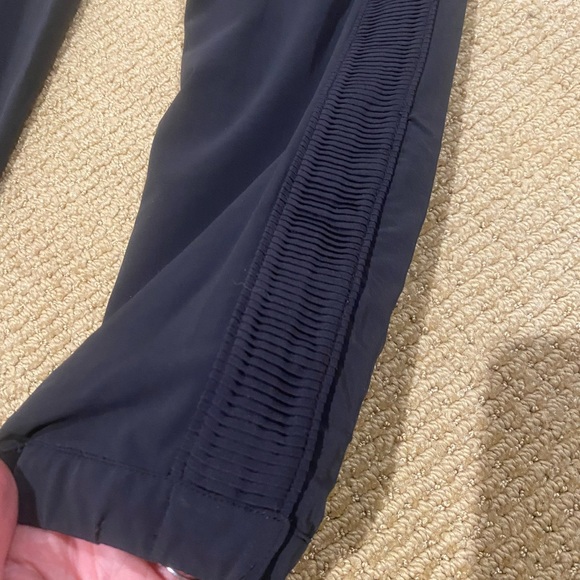 Ivivva pants. Black. Open on the bottom. Very cute and stylish, loose fit - Picture 4 of 13